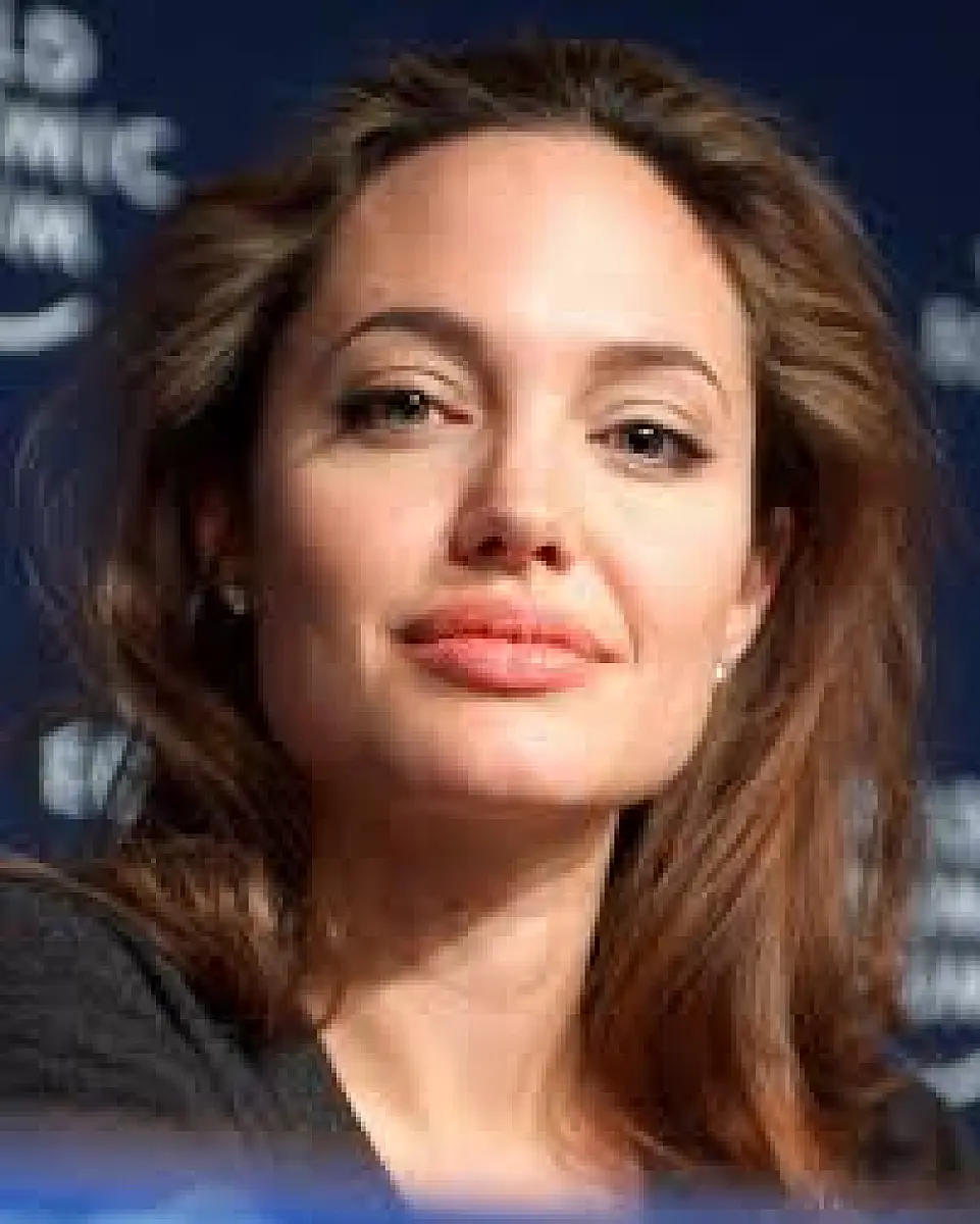 Why Angelina Jolie Should Leave Her Ovaries Alone