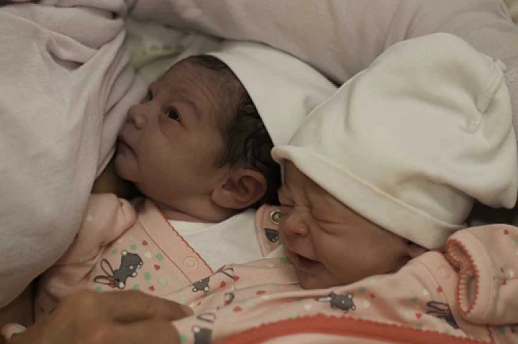 Should A Woman Having Twins Have A Home Birth Or Hospital Birth?