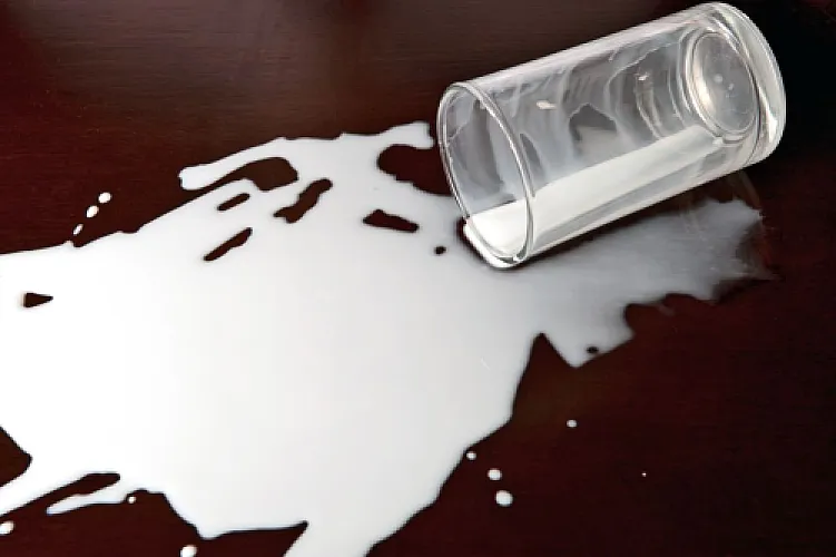 Milk Linked to Fractures: 10 Better Foods For Strong Bones
