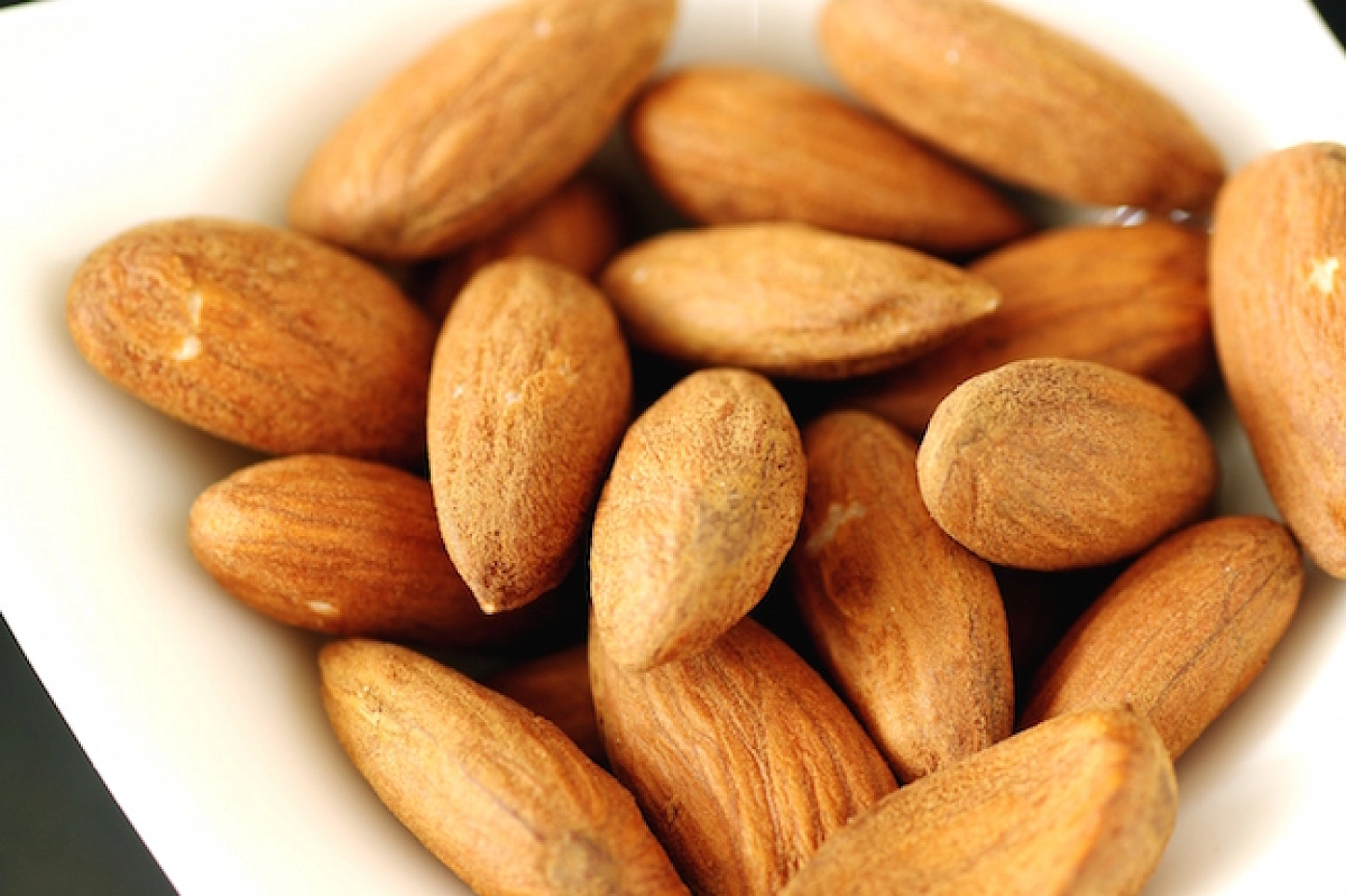 About Almonds: Raw or Rocket Fuel? Take Your Pick