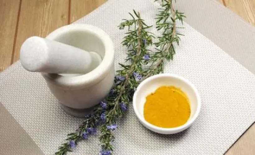 5 Common Kitchen Herbs and Spices for Weight Loss