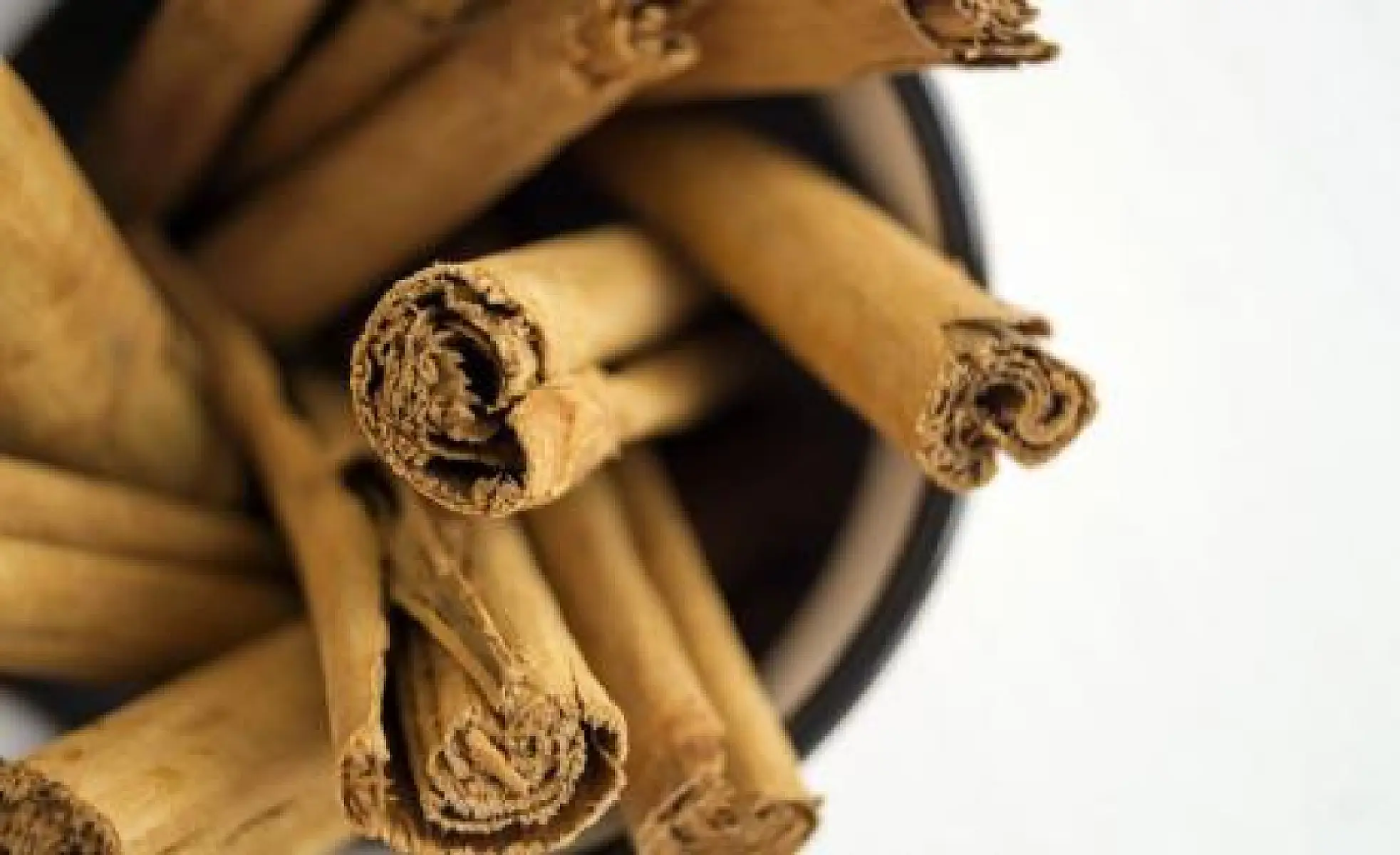 6 Healthy Reasons to Eat More Real Cinnamon (Not its Cousin)