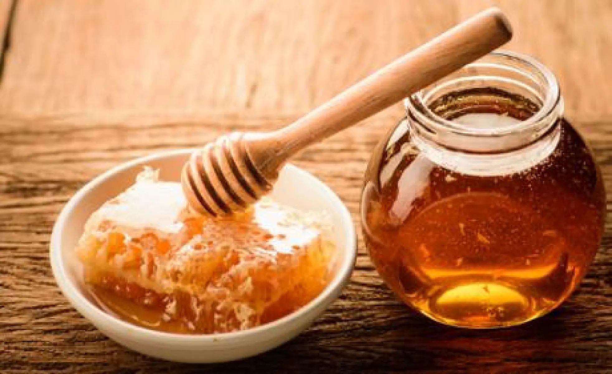 Five Therapeutic Effects of Honey in Treating Wounds and Infections