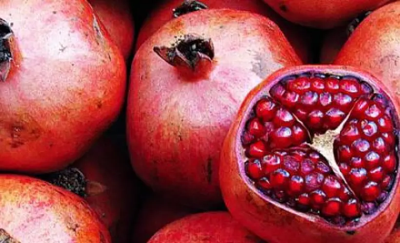 Pomegranate: Evidence-Based Benefits of This Antioxidant Superstar