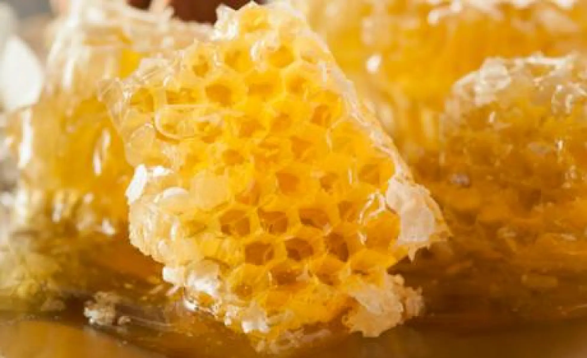 Raw Honey: The Healthiest Natural Sweetener? 
