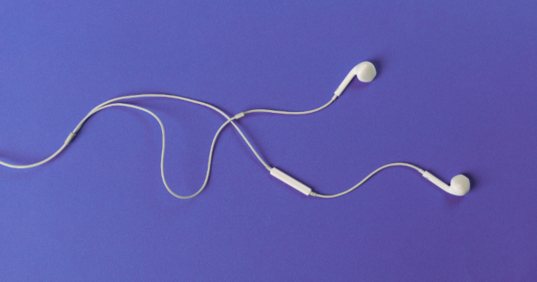 250 Scientists Highlight Concerns With Earbuds