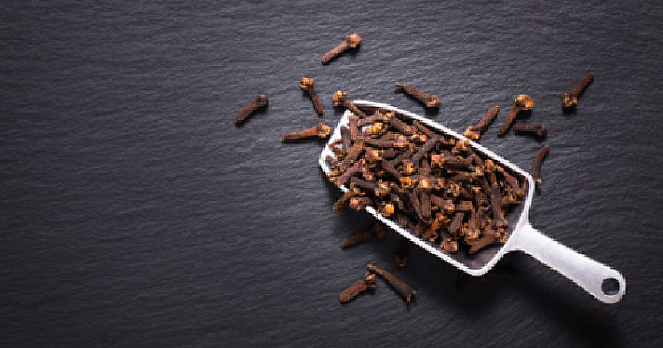Replacing Benzocaine with Clove Gel: A Natural Approach to Topical Anesthesia