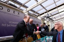 Scott Tips shaking hands with the Chairman after the speeches in Moscow